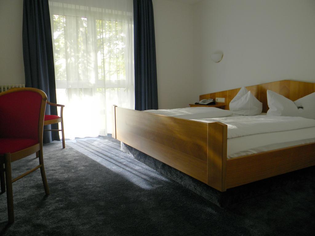 Hotel Landgut Burg Gmbh Weinstadt Eksteriør bilde